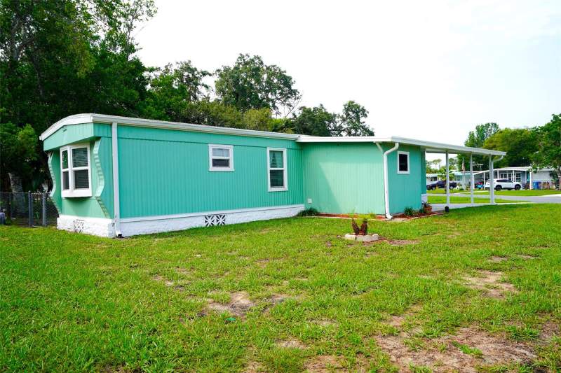 2 bedroom Manufactured Home at 8114 Western Circle Drive, High Point Mh Sub, Brooksville — photo 5