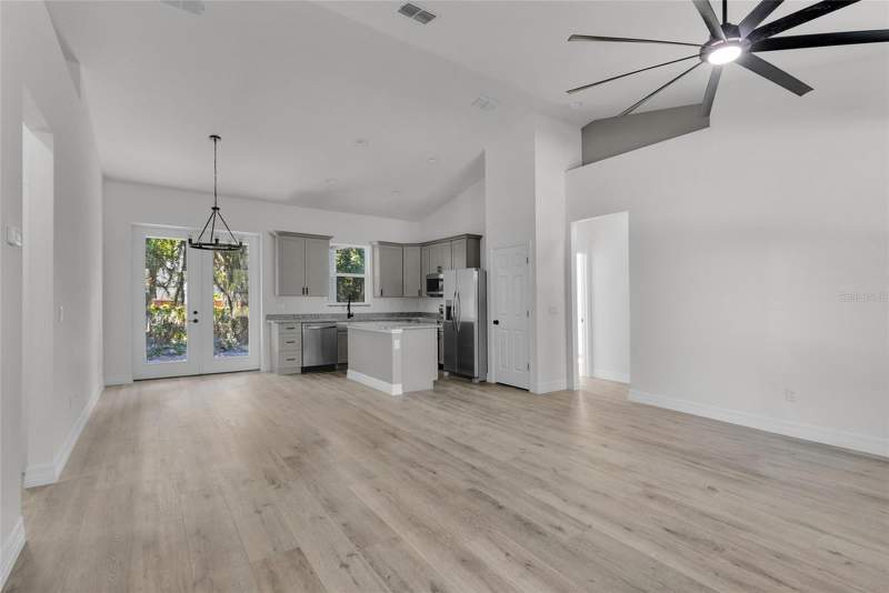 3 bedroom Single Family Residence at 902 SW 2nd Street, Mitchells Add, Ocala — photo 5