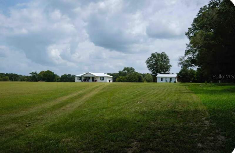 4 bedroom Single Family Residence at 21411 NW 209th Terrace, High Springs, High Springs — photo 2
