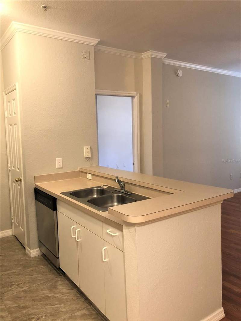 2 bedroom Condominium at 3725 Conroy Road #2113, Mosaic/Millenia, Orlando — photo 3