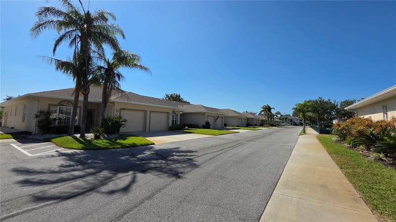 2 bedroom Villa at 2747 73rd Court, Palm Breeze Villas Ph I, Bradenton — photo 3