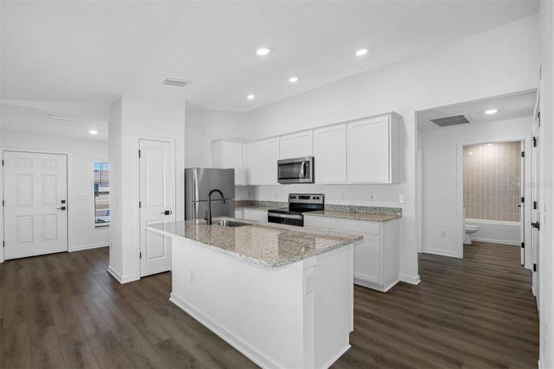 3 bedroom Single Family Residence at 5269 Cap Road, Trilby Crossing, Brooksville — photo 2