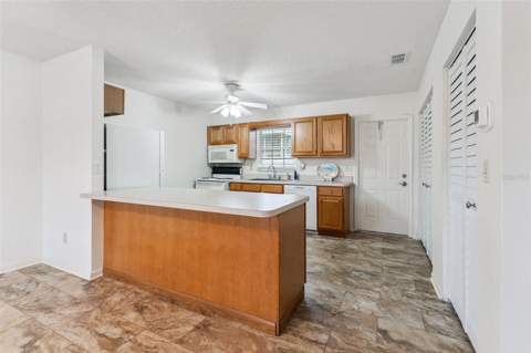 1433 Thousand Roses Avenue, Lake Wales FL - photo 9 of 30
