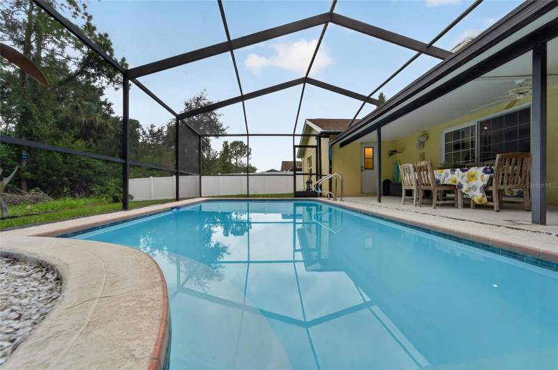 3 bedroom Single Family Residence at 12010 Steppingstone Boulevard, Countryway Prcl B Trct 21 Ph 2, Tampa — photo 2