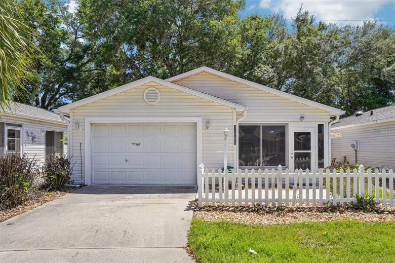 2 bedroom Villa at 17263 SE 93rd Demoss Court, Villages/Marion Ivystone Villa, The Villages — photo 3