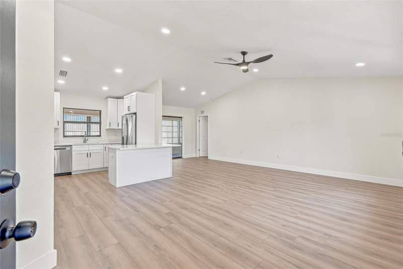 2 bedroom Single Family Residence at 1337 Valiant Avenue, Spring Hill, Spring Hill — photo 2