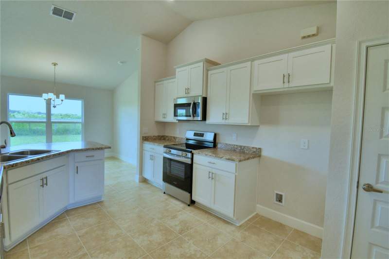 4 bedroom Single Family Residence at 4607 Calamint Lane, Cadence Crossing, Auburndale — photo 4