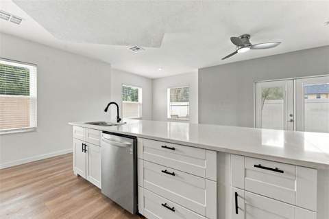 4363 Tyler Circle, St Petersburg FL - photo 15 of 45