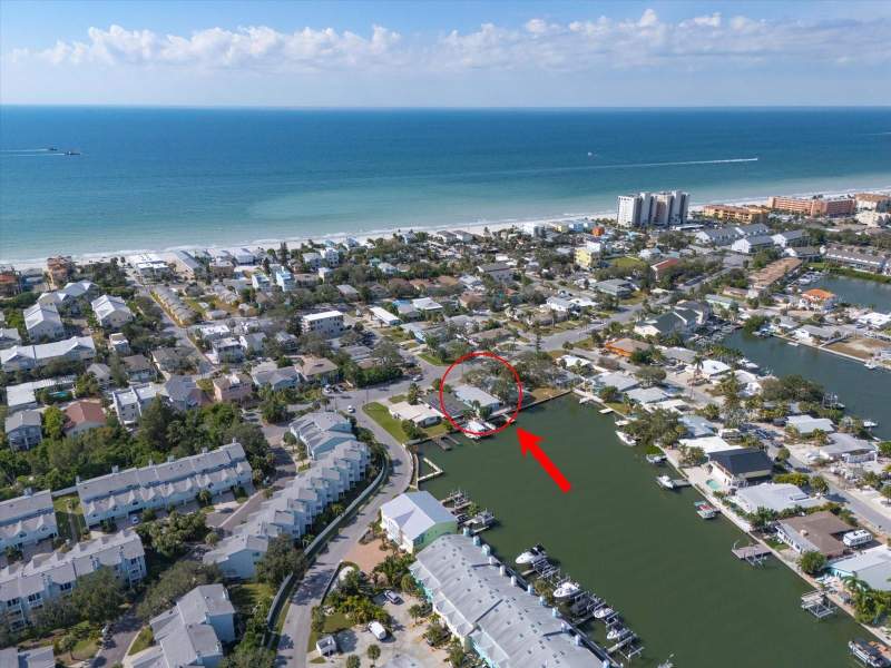 4 bedroom Condominium at 711 E Gulf Boulevard, Bahia Vista Sub, Indian Rocks Beach — photo 2