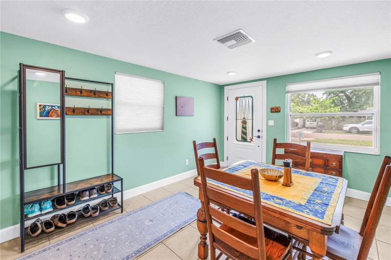 2 bedroom Single Family Residence at 543 72nd Ave, Dixie Terrace Sub, St Petersburg — photo 4