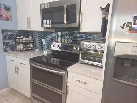 20 S Saturn Avenue, Clearwater FL - photo 9 of 38