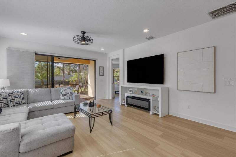 2 bedroom Single Family Residence at 8413 Alberata Vista Drive, Esplanade Of Tampa Ph 2A, Tampa — photo 4