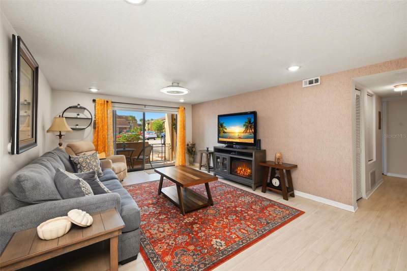 2 bedroom Condominium at 5195 Vineland Road #B102, Tamarind, Orlando — photo 5