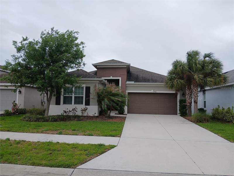 4 bedroom Single Family Residence at 29900 Walsh Oak Drive, Boyette Road Sub, Wesley Chapel — photo 2