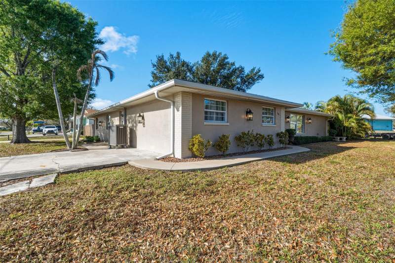 4 bedroom Single Family Residence at 101 Marlin Drive, Charlotte Park, Punta Gorda — photo 2