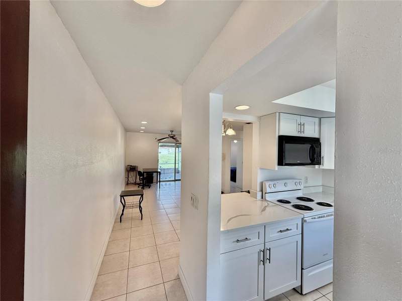 2 bedroom Condominium at 9605 Eastfield Road #9605, Eastfield Slopes Ph II A Co, Thonotosassa — photo 2