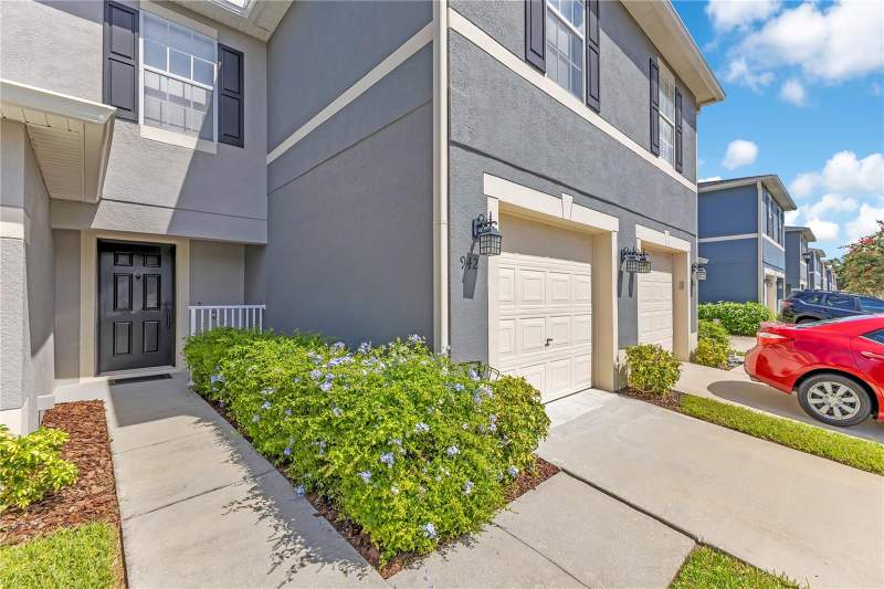 3 bedroom Townhouse at 942 Coquina Rock Street, Waterford Villas 51 103, Orlando — photo 2