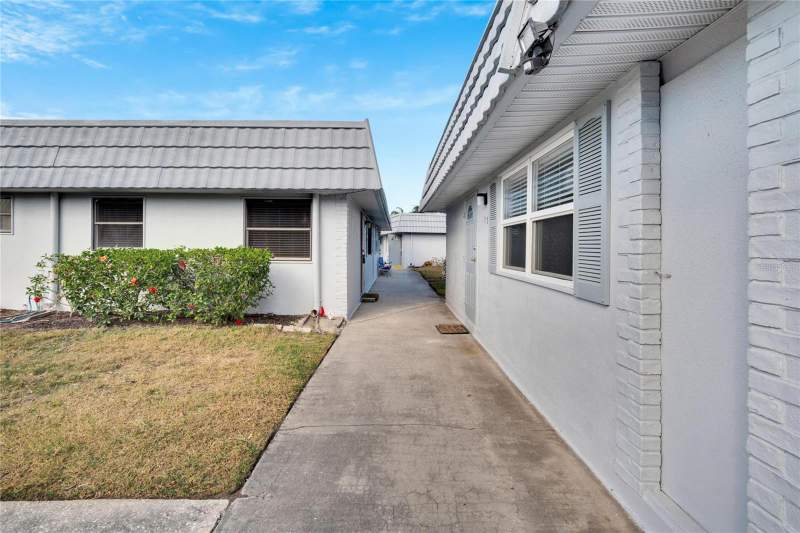 2 bedroom Condominium at 202 Bedford Trail #112, Bedford E Condo, Sun City Center — photo 3