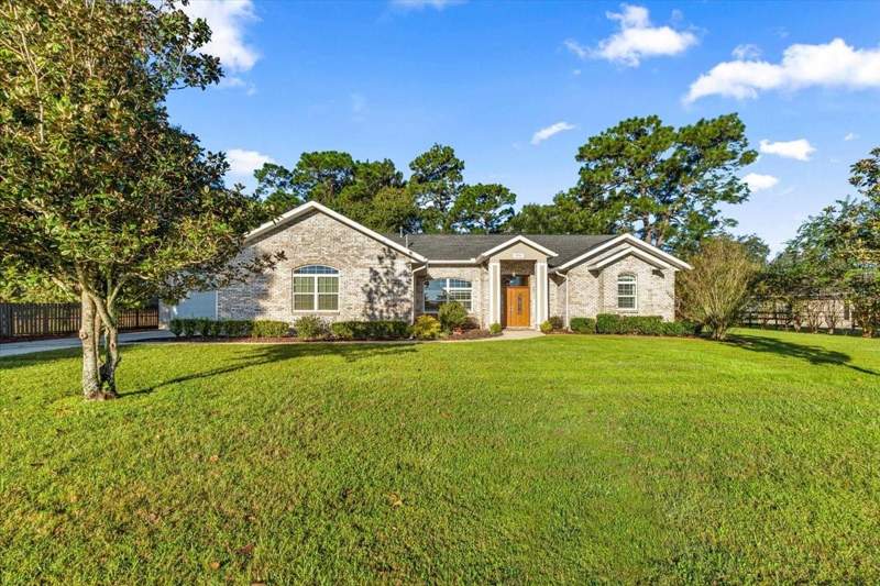 3 bedroom Single Family Residence at 5592 NE 61st Avenue Road, Silver Mdws Central, Silver Springs — photo 3