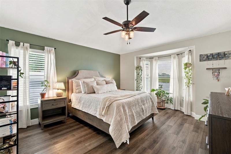 3 bedroom Single Family Residence at 8335 Canterbury Lake Boulevard, Canterbury Lakes Ph I, Tampa — photo 4