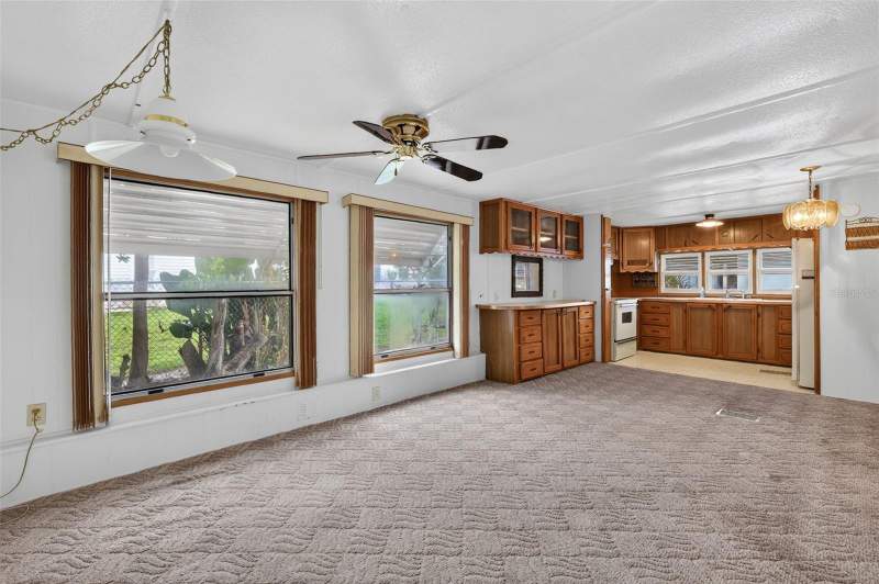 2 bedroom Mobile Home at 31722 Imperial Drive, Imperial Mobile Terrace Sub, Tavares — photo 3