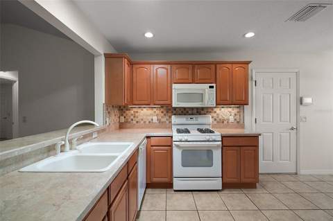 1856 Poppy Circle, The Villages FL - photo 16 of 45
