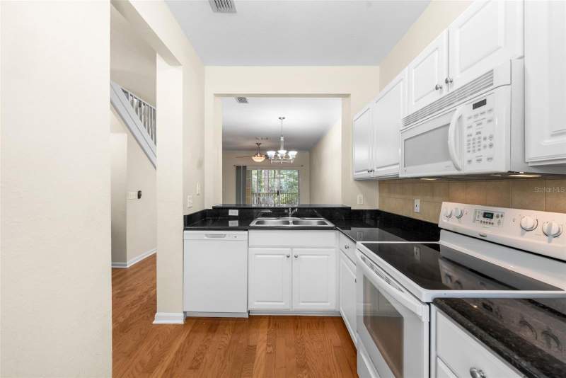 2 bedroom Condominium at 5007 NW 45th Road #103, Magnolia Place Townhomes, Gainesville — photo 5