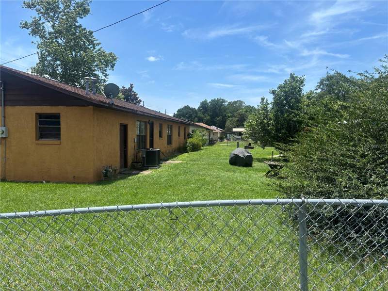 3 bedroom Single Family Residence at 2105 SW 5th Street, West End Add, Ocala — photo 4