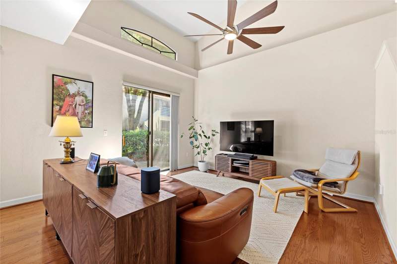 2 bedroom Single Family Residence at 1010 Winderley Place #100, Villas Lake Destiny, Maitland — photo 2