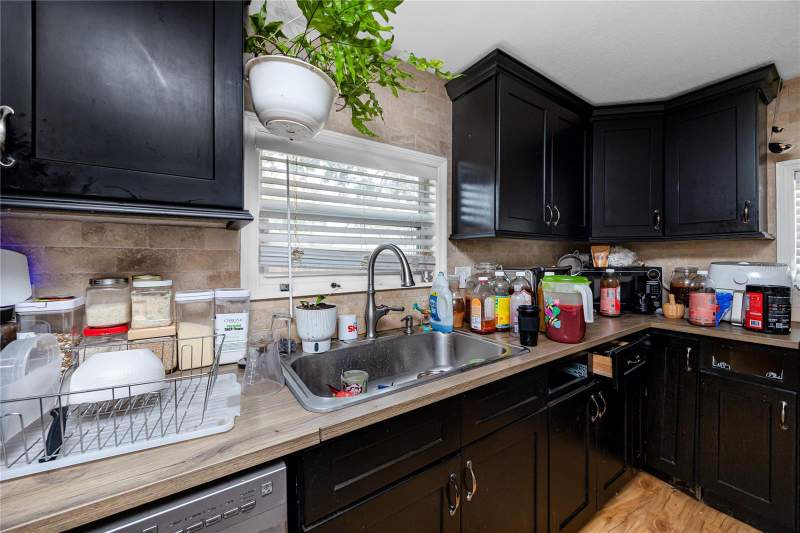 3 bedroom Single Family Residence at 1250 Lakeview Road, Oakland Heights, Clearwater — photo 5