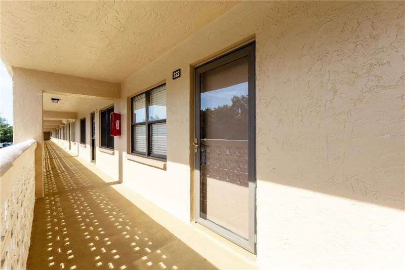 2 bedroom Condominium at 5080 Locust Street #322, Winston Park Northeast, St Petersburg — photo 2