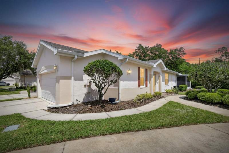 Eagle Greens Condo/Walden LakeCondos for Sale in Plant City, FL