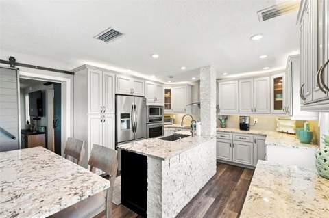 5023 Starfish Drive #E, St Petersburg FL - photo 18 of 56