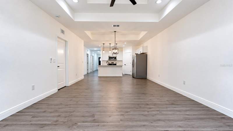 4 bedroom Single Family Residence at 1028 S Terry Avenue, Woodlawn Sub, Lakeland — photo 2