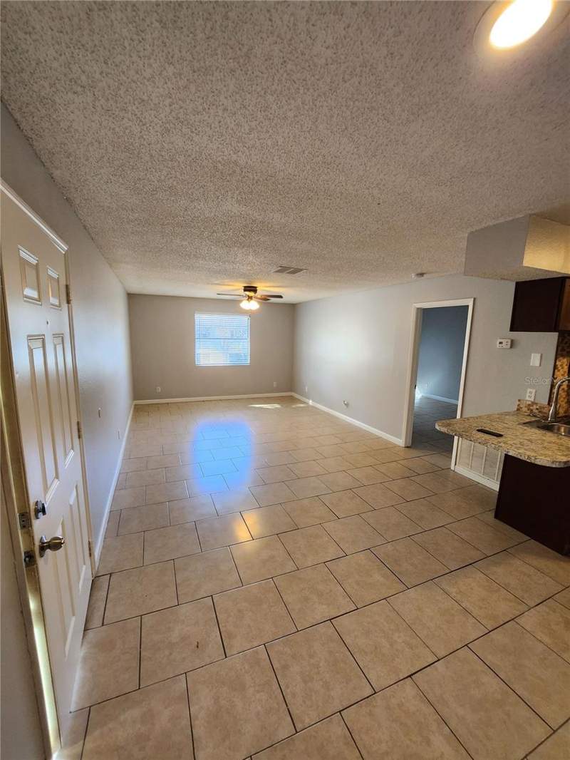 1 bedroom Condominium at 245 Red Maple Place, The Hamptons At Brandon A Condo, Brandon — photo 4