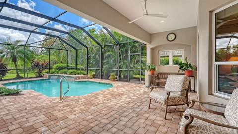 8008 Royal Birkdale Circle, Lakewood Ranch FL - photo 22 of 86