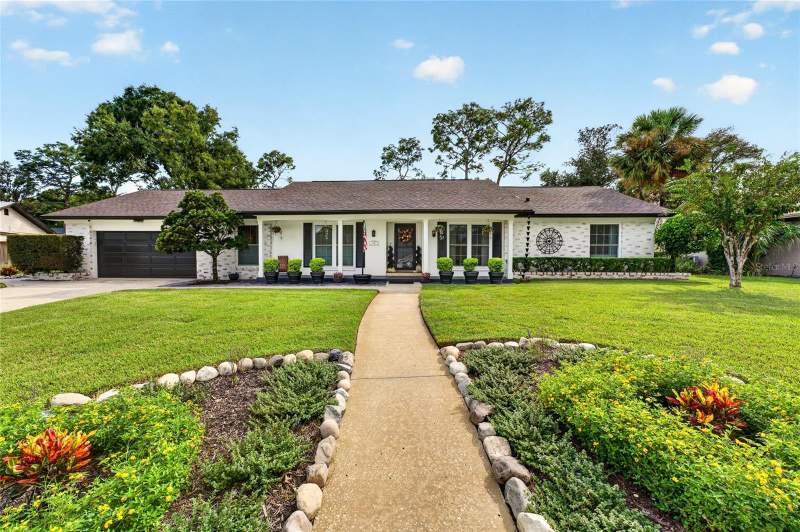 109 LAUREL OAK DRIVE home for sale in Sweetwater Oaks