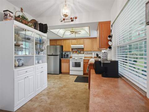 2277 Pebble Beach Drive, Spring Hill FL - photo 12 of 50