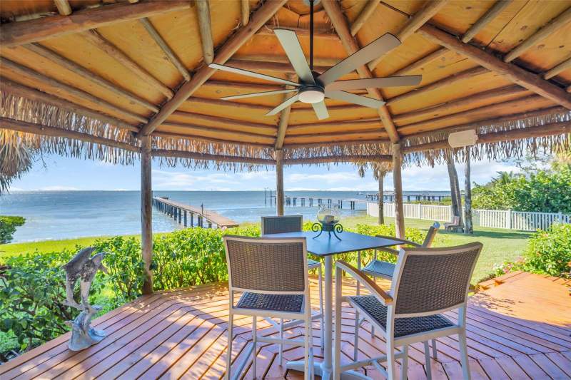 5 bedroom Single Family Residence at 1100 Friendly Way, Pinellas Point Add Sec A Canal Sec, St Petersburg — photo 3