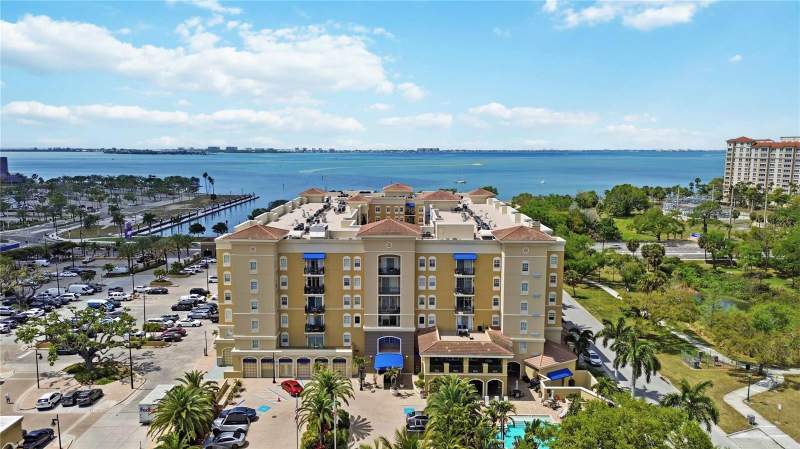 2 bedroom Condominium at 1064 N Tamiami Trail #1406, Broadway Promenade, Sarasota — photo 2