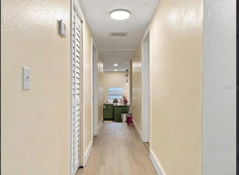 3 bedroom Single Family Residence at 8303 N 11th Street, Sulphur Spgs Add, Tampa — photo 4