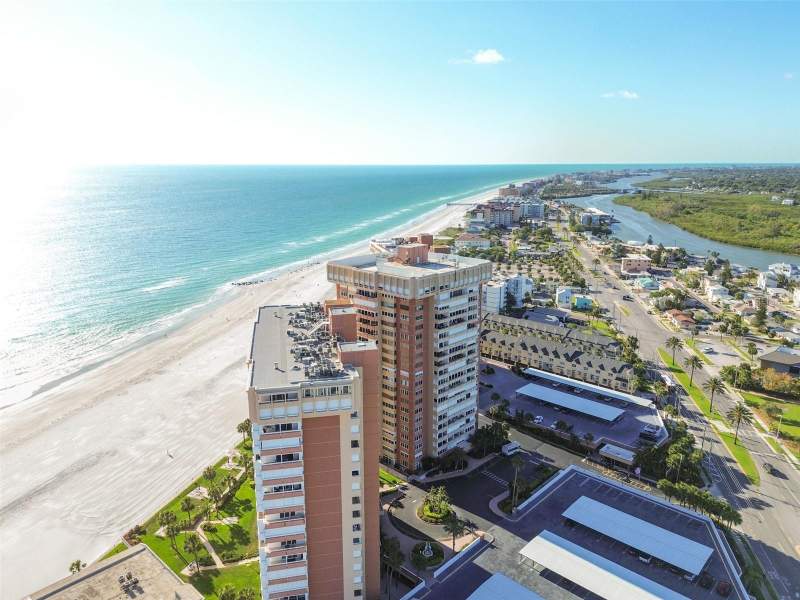 1 bedroom Condominium at 17920 Gulf Boulevard #208, Redington Towers Bldg 2 Condo, Redington Shores — photo 2