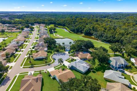 6639 Sun Point Court, New Port Richey FL - photo 16 of 67