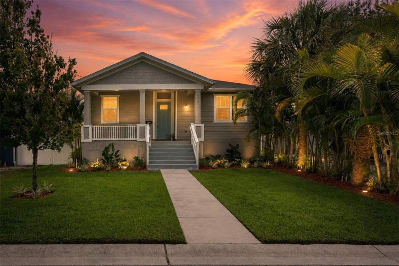 4 bedroom Single Family Residence at 224 NE Jefferson Circle, North St Petersburg, St Petersburg — photo 2