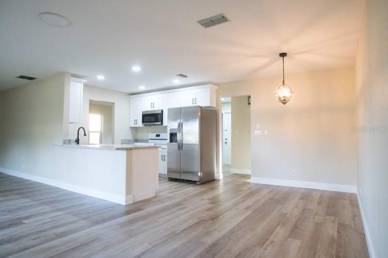 2 bedroom Single Family Residence at 1350 Glengarry Drive, Highland Lakes, Palm Harbor — photo 4