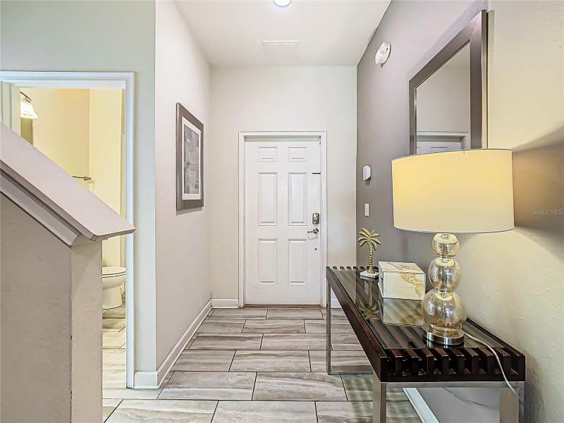 4 bedroom Townhouse at 1579 Moon Valley Dr, Stoneybrook South, Davenport — photo 2