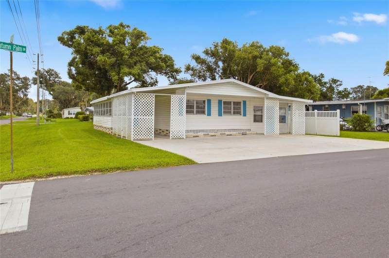3 bedroom Mobile Home at 4722 Autumn Palm Drive, Winters Sub, Zephyrhills — photo 2
