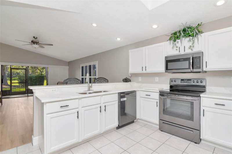 2 bedroom Single Family Residence at 9500 Green Needle Drive, Timber Greens Ph 04B, New Port Richey — photo 5
