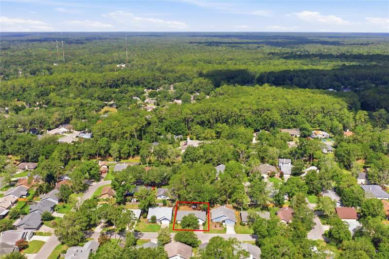 3 bedroom Single Family Residence at 6438 NW 37th Terrace, Mile Run Ph III Unit G-1, Gainesville — photo 2