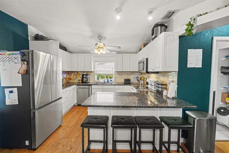 3 bedroom Single Family Residence at 5801 43rd Street, Royal Palm Heights, St Petersburg — photo 5